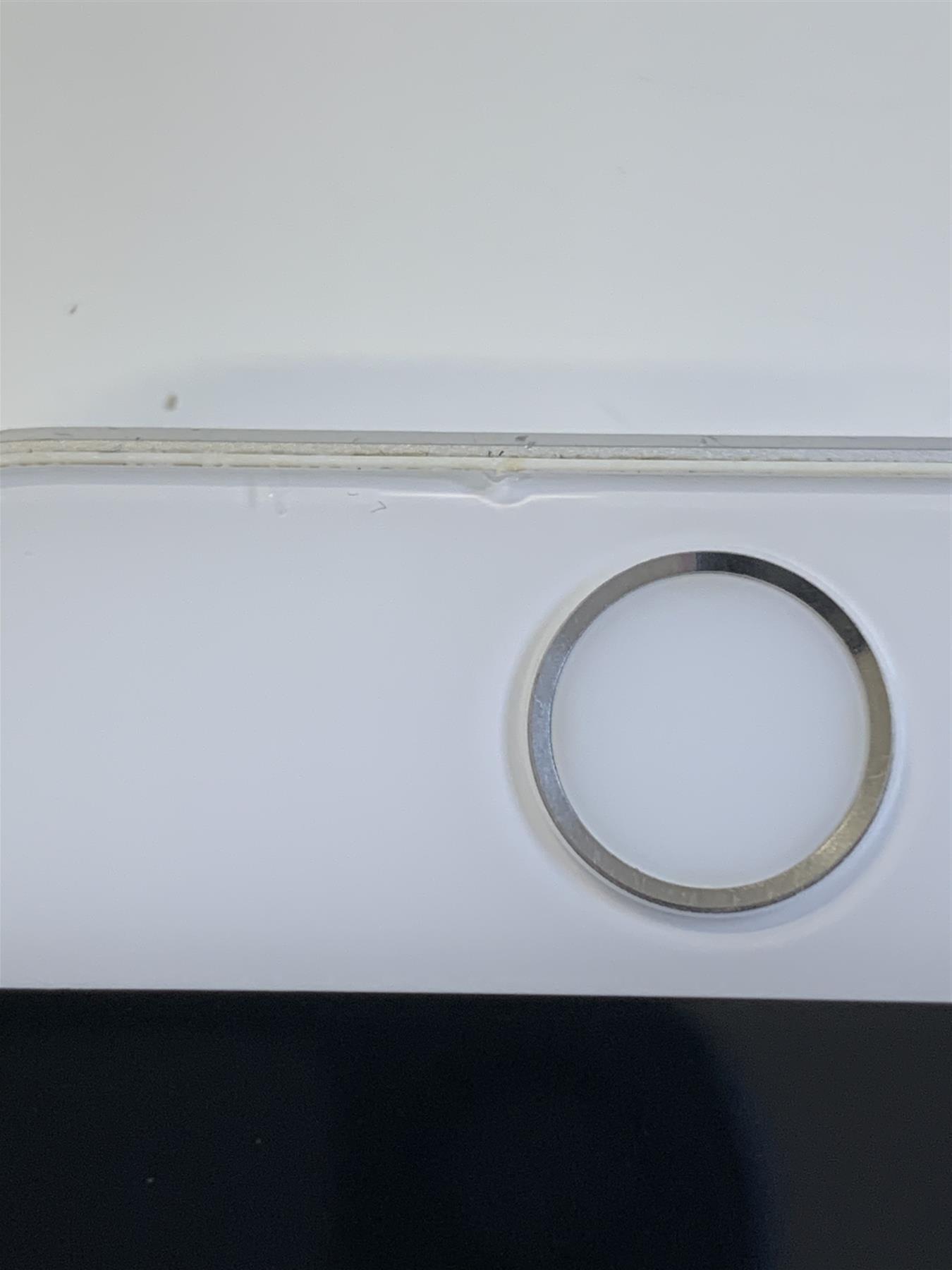 Apple iPhone 5S 16GB Silver Unlocked - Used