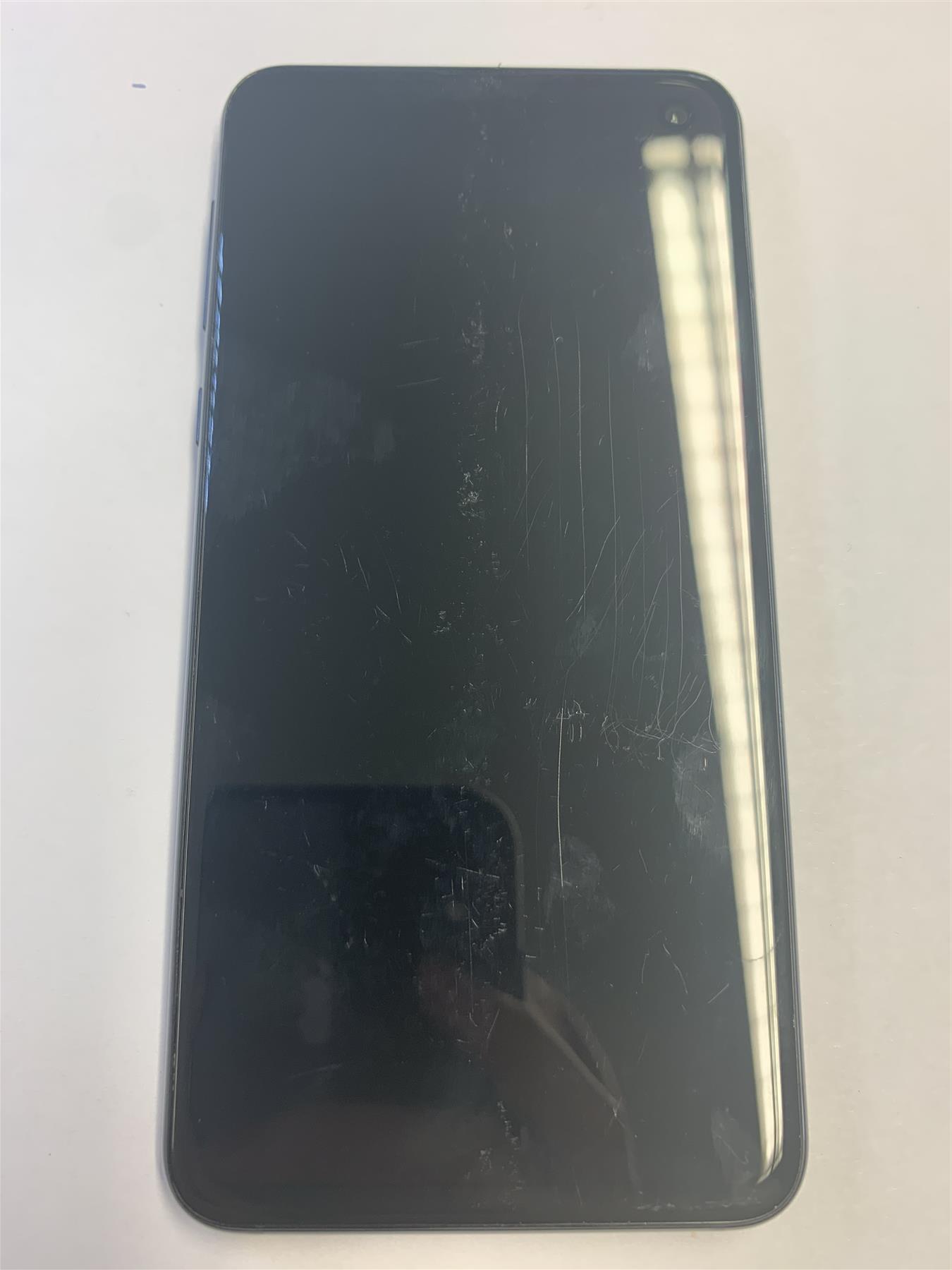 Samsung Galaxy S10e 128GB Prism Black Unlocked - Used