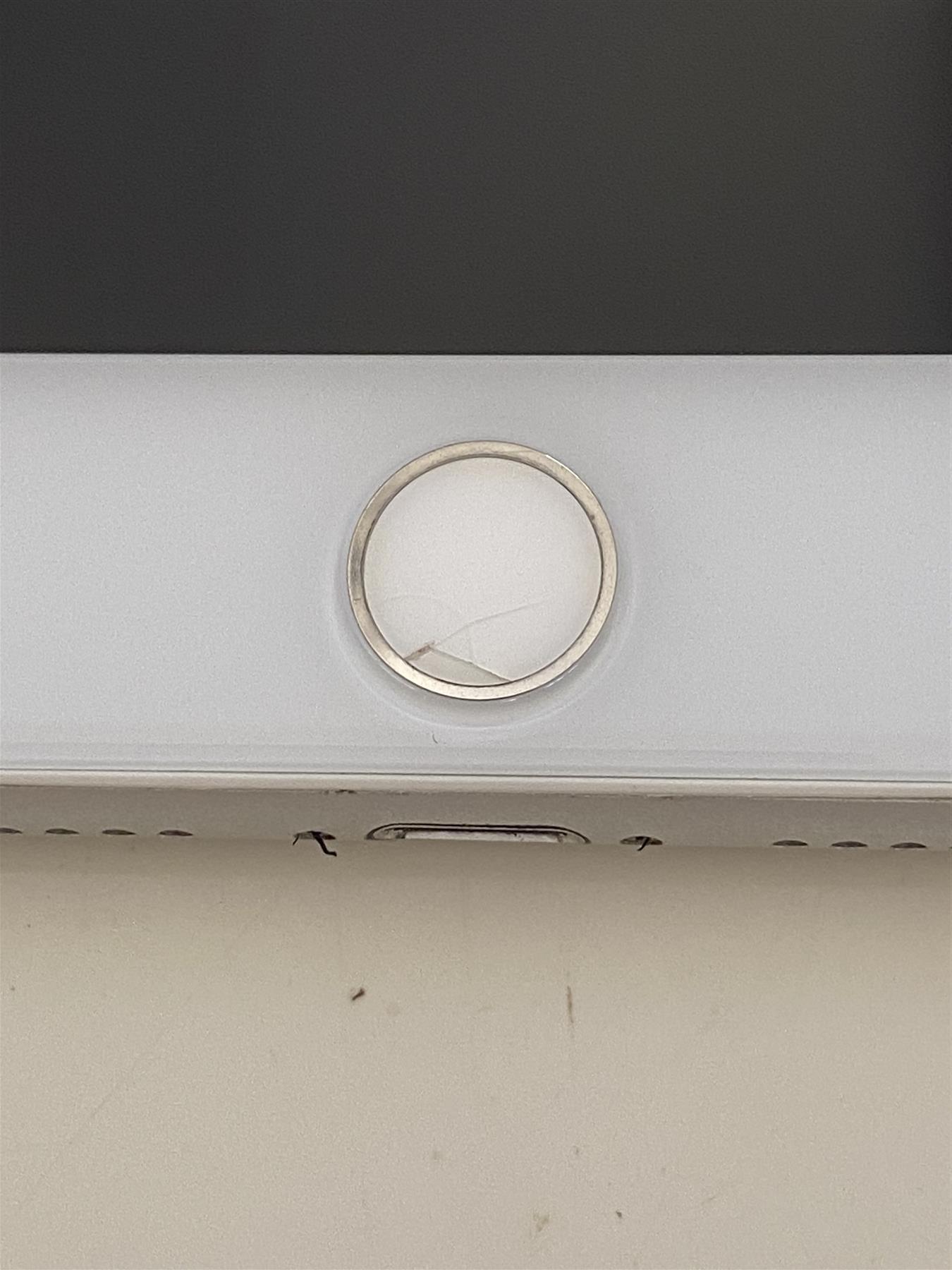 Apple iPhone 8 Plus 64GB Silver Unlocked - Used