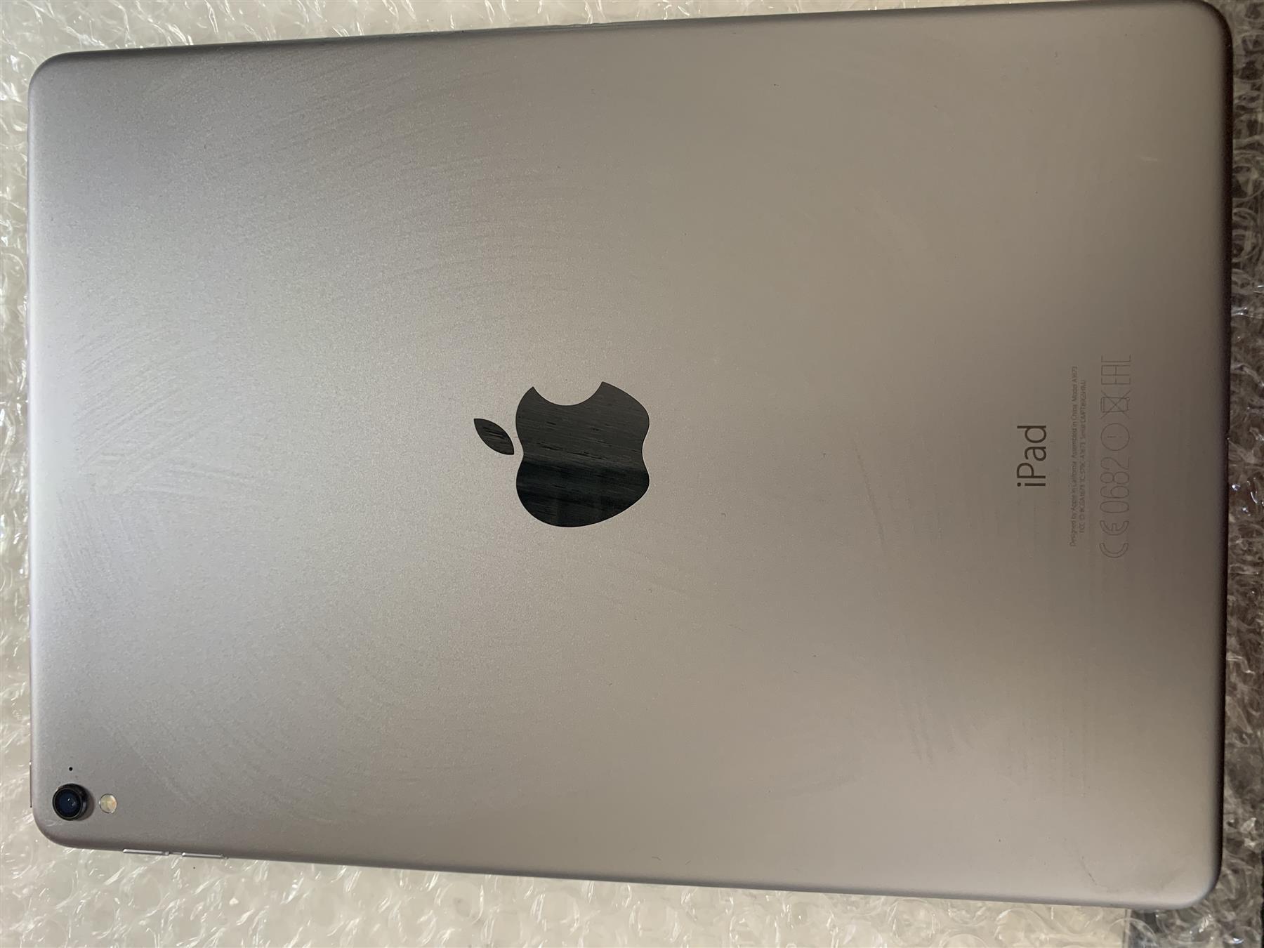 Apple iPad Pro 9.7 128GB Wi-Fi Space Grey Used