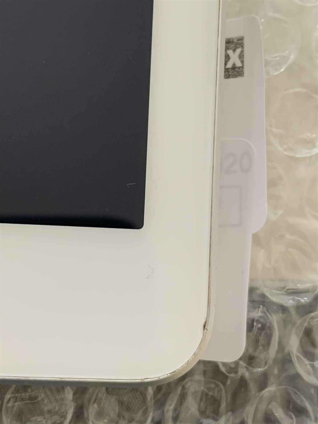 Apple iPad 5th Gen 32GB WiFi + 4G Silver - Used