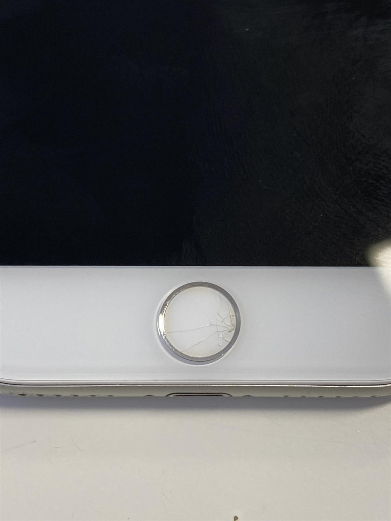 Apple iPhone 7 32GB Silver Unlocked - Used