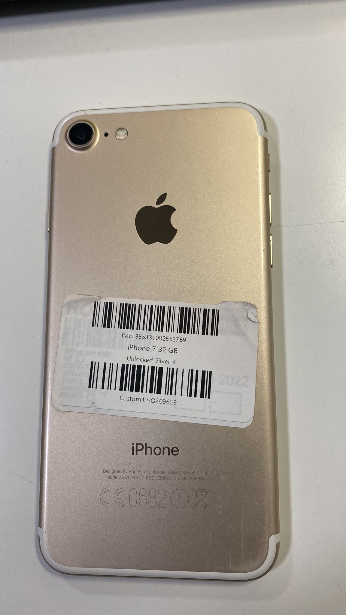 Apple iPhone 7 32GB Silver Unlocked Used