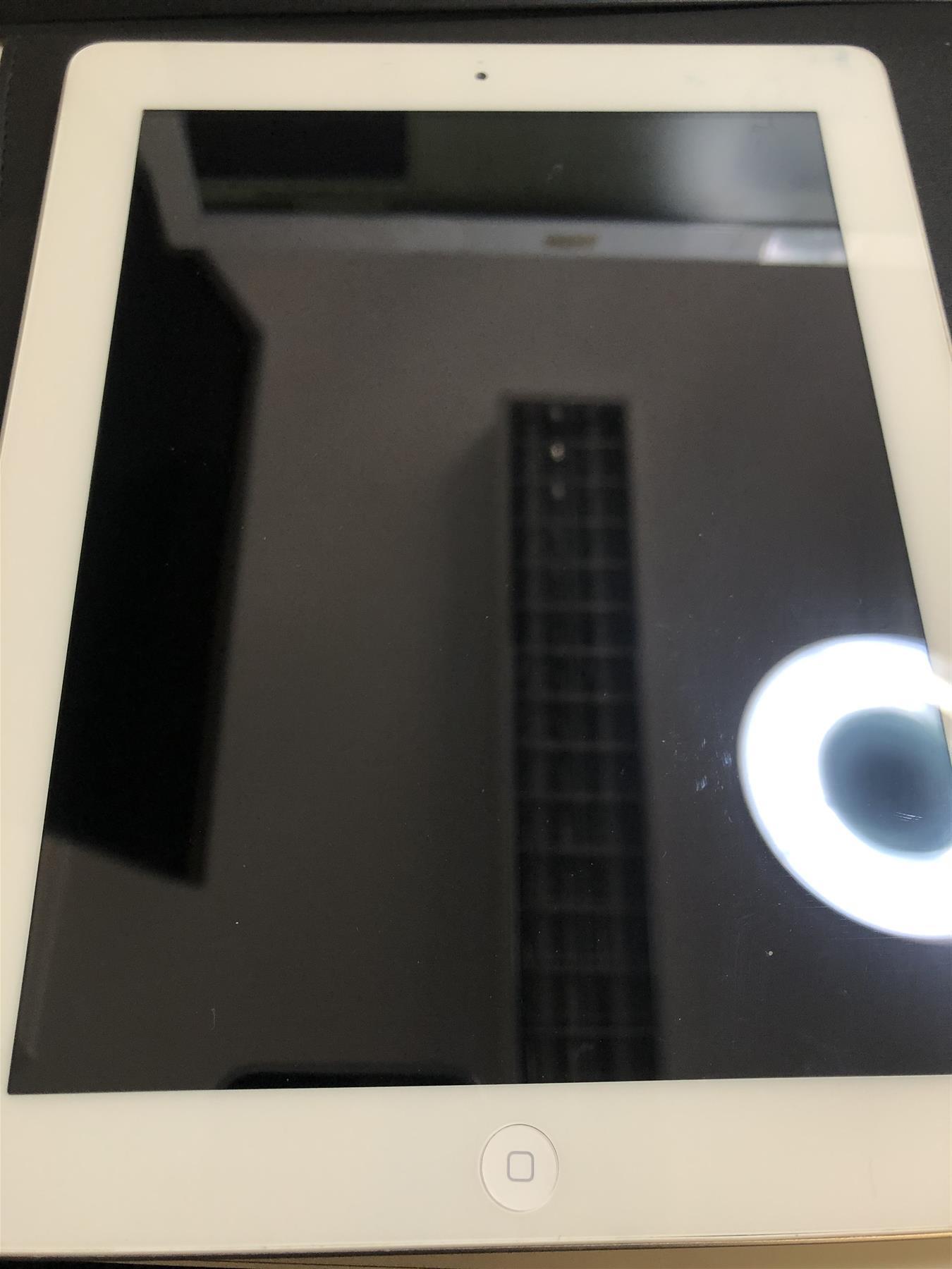 Apple iPad 3rd Gen WiFi 64GB White/Silver Used