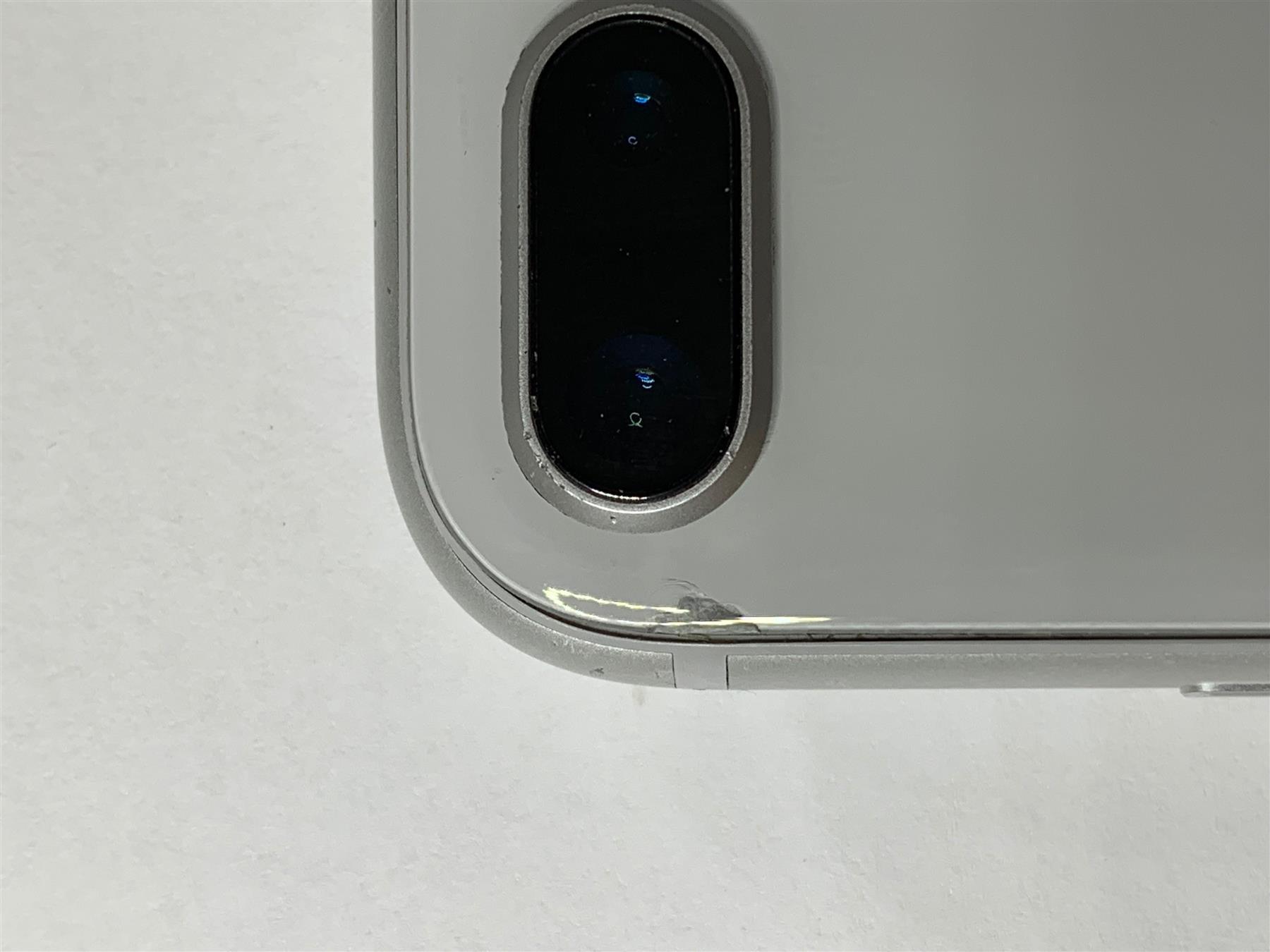 Apple iPhone 8 Plus 64GB Silver Unlocked - Used