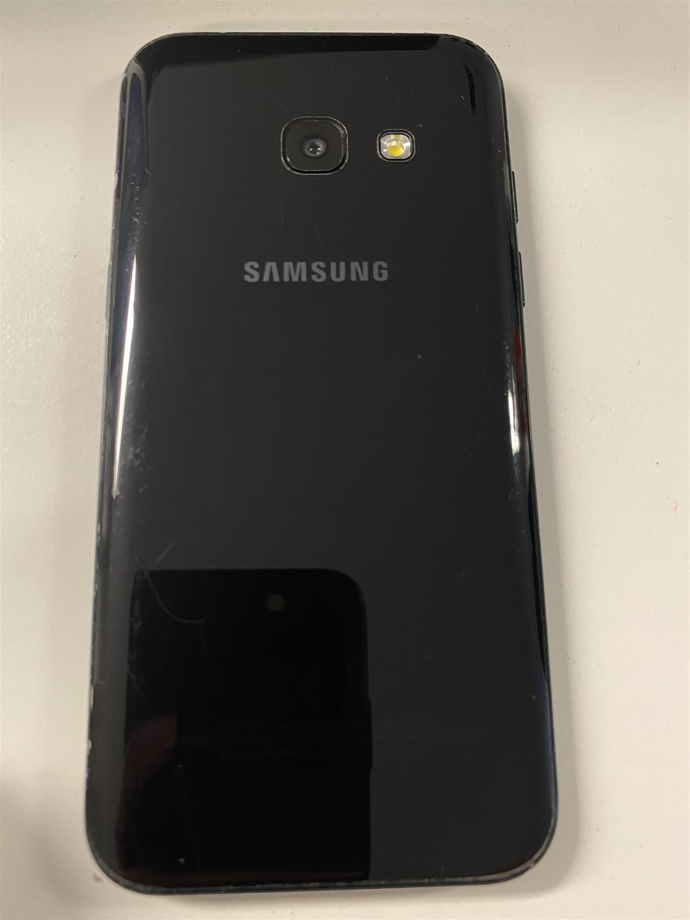 Samsung Galaxy A3 (2017) 16GB Black Unlocked - Used