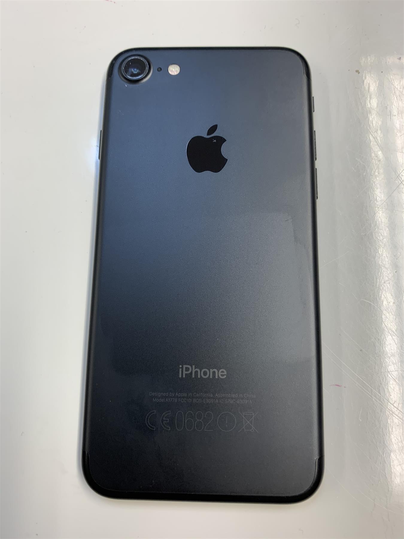 Apple iPhone 7 128GB Matte Black Unlocked Used