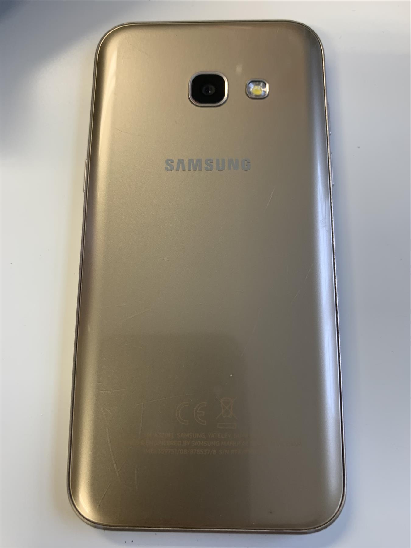 Samsung Galaxy A3 (2017) 16GB Gold Unlocked - Used