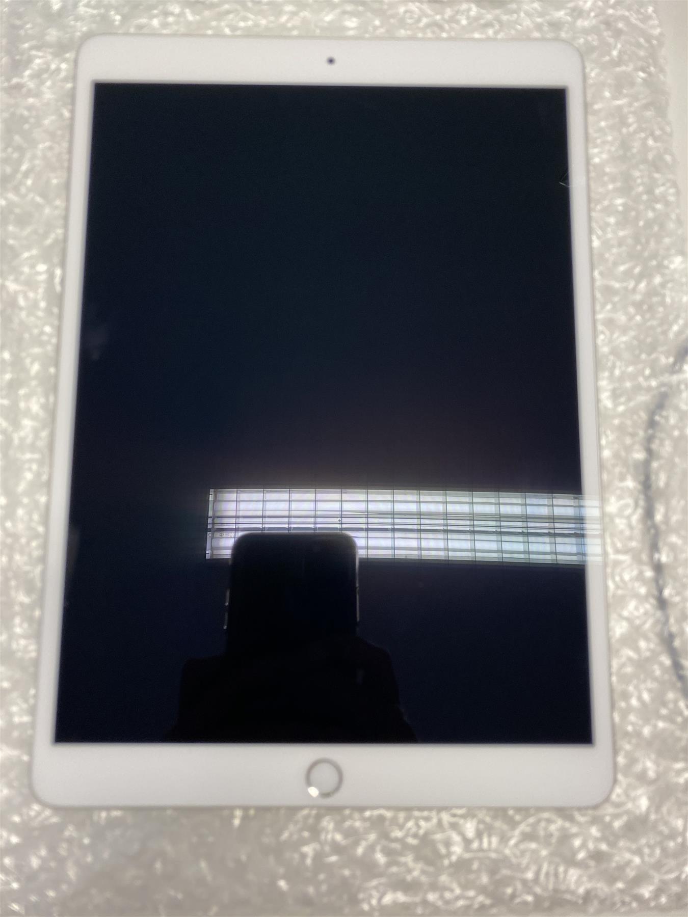 Apple iPad Pro 10.5 (2017) 256GB WiFi Space Grey - Used