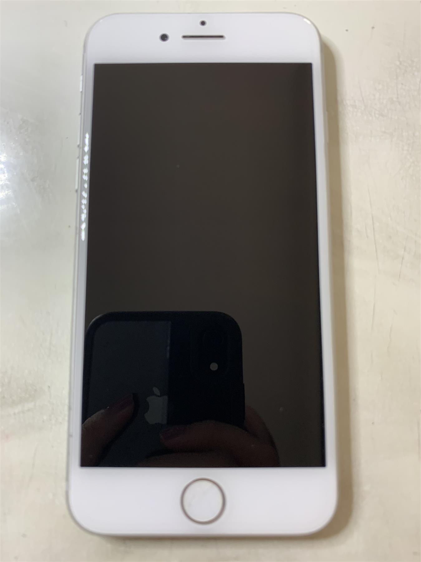 Apple iPhone 8 64GB Silver Unlocked - Used